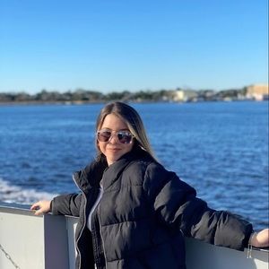 Meet your Posher, María